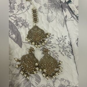 Elegant Gold and Pearl Jewelry Set